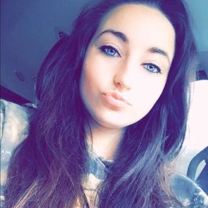 Meet your Posher, Abbigail